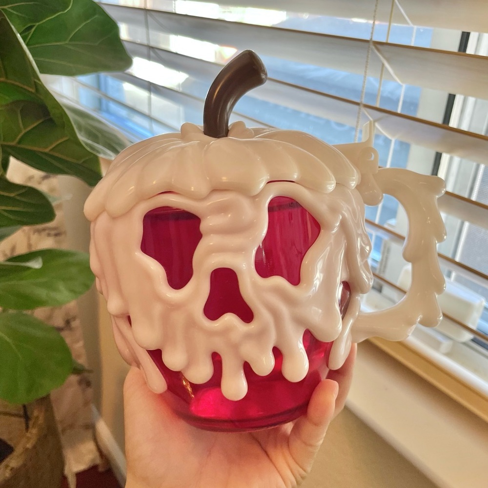 Disney Glow In the Dark caramel apple cup